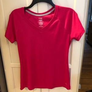 Danskin Now v neck shirt